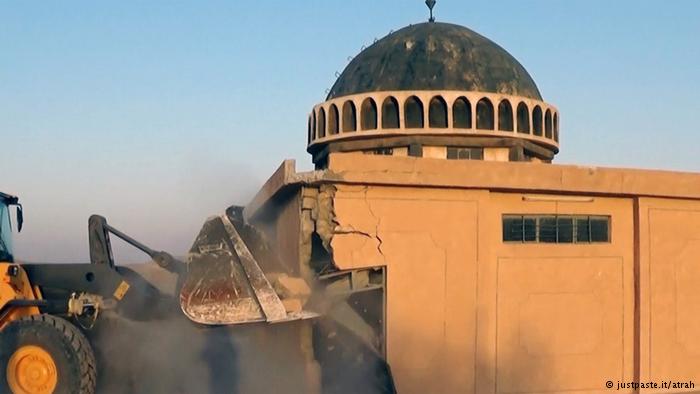 تنظيم داعش ينسف مرقد النبي يونس